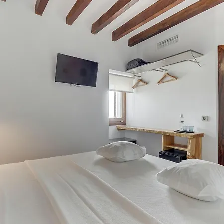 Desbrull Bed and Breakfast 4*